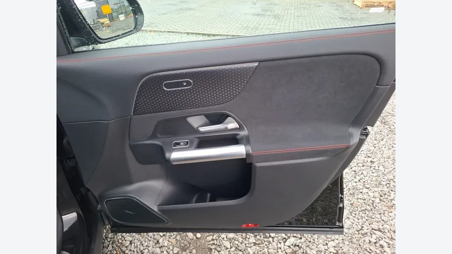 MERCEDES-BENZ GLA GLA 220 d 4-Matic AMG Line 8G-DCT