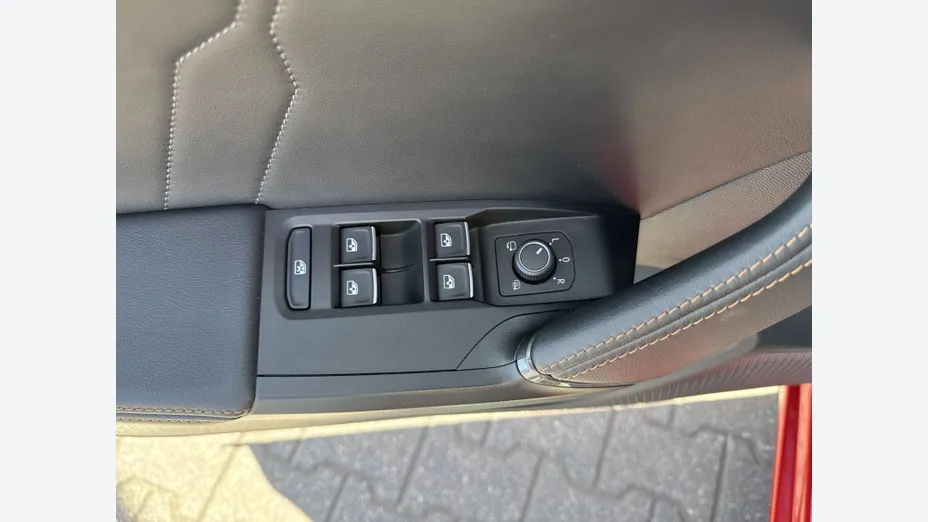 CUPRA Leon Leon 1.5 eTSI DSG