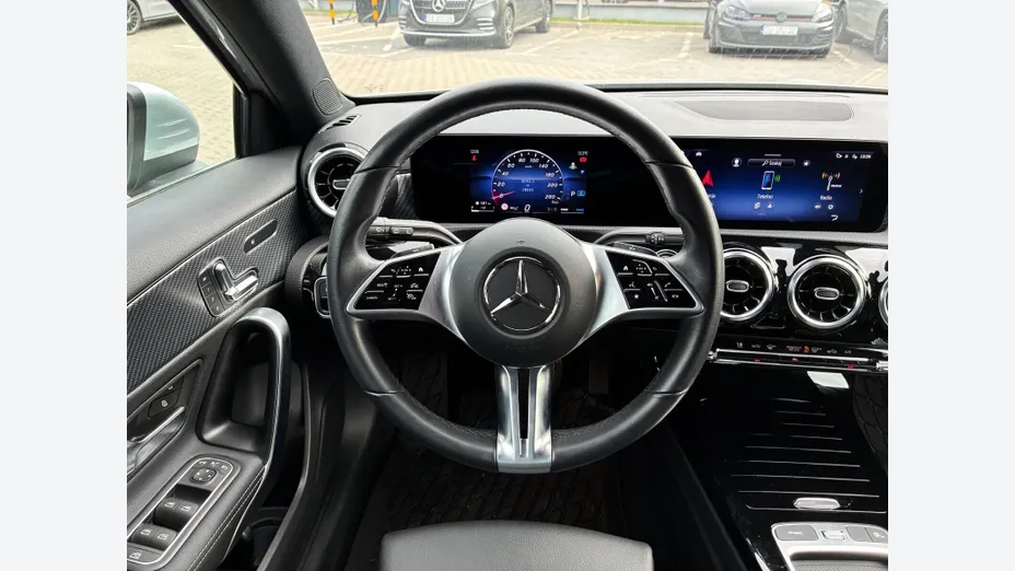 MERCEDES-BENZ A Klasa A 220 4-Matic AMG Line 8G-DCT