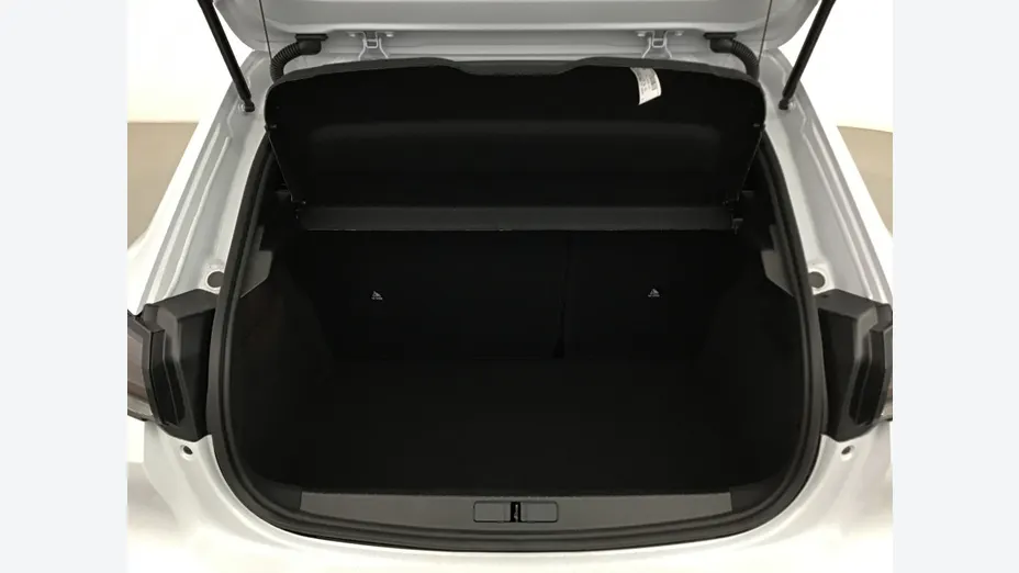 PEUGEOT 208 -