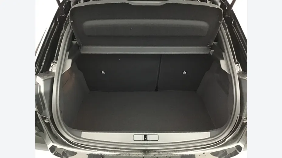 PEUGEOT 208 -