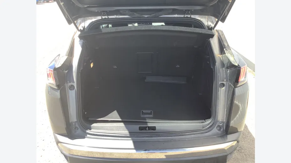 PEUGEOT 3008 -
