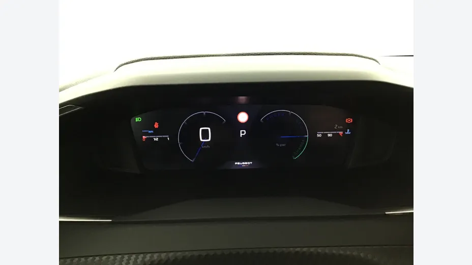 PEUGEOT 208 -