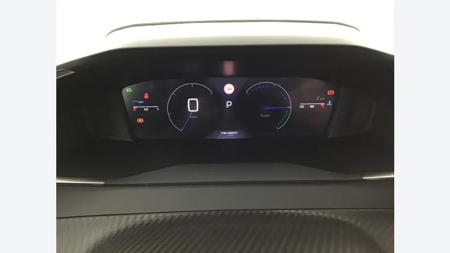 PEUGEOT 208 -