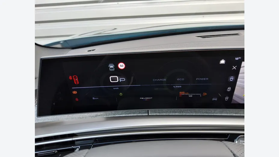 PEUGEOT 3008 -