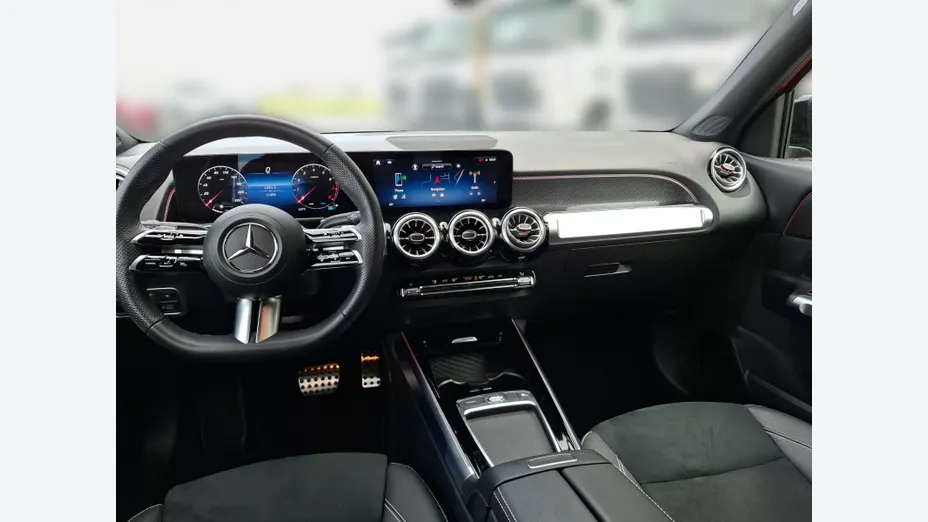 MERCEDES-BENZ GLB GLB 200 mHEV AMG Line 7G-DCT