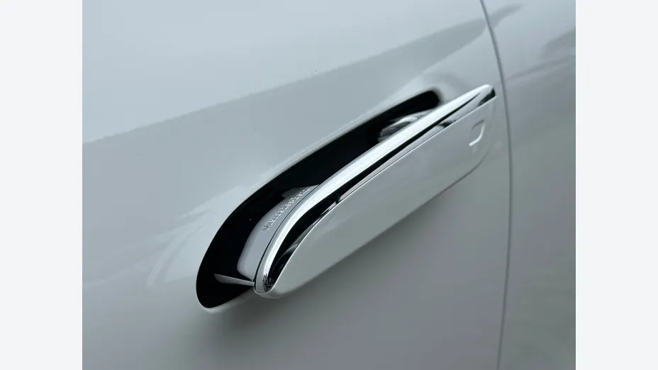 MERCEDES-BENZ CLA -