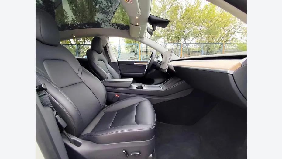TESLA Model Y Y RWD