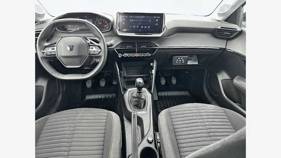 PEUGEOT 208 -
