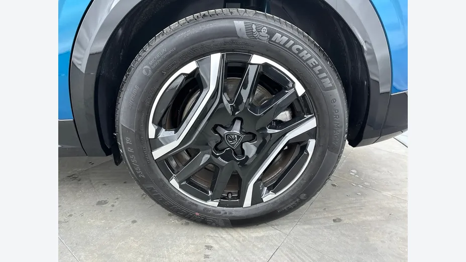 PEUGEOT 3008 -