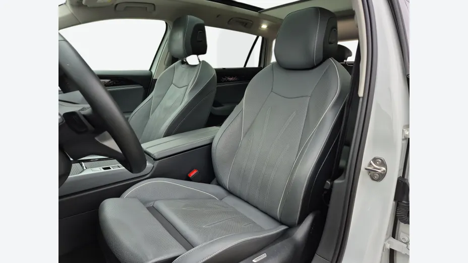 VOLKSWAGEN Passat -