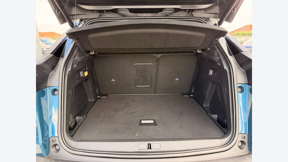 PEUGEOT 3008 -