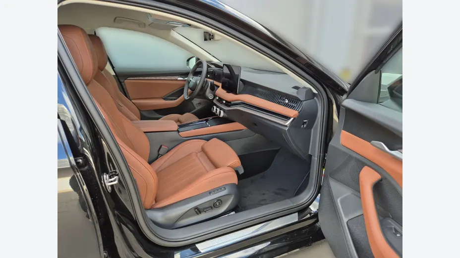 SKODA Superb -
