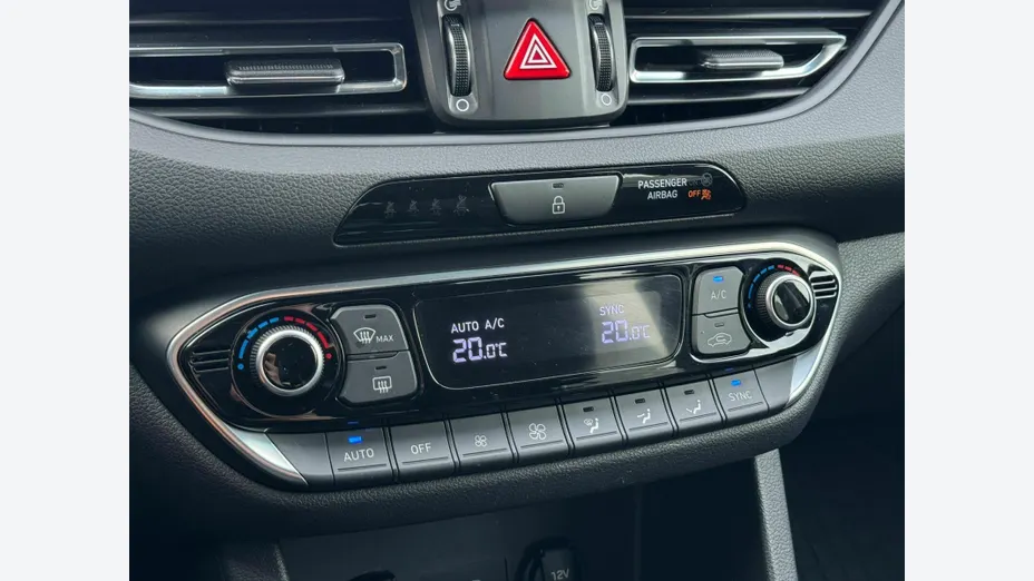 HYUNDAI i30 i30 1.0 T-GDI Smart