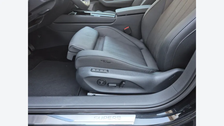SKODA Superb Superb 2.0 TDI SCR 4x4 L&K DSG Nowy