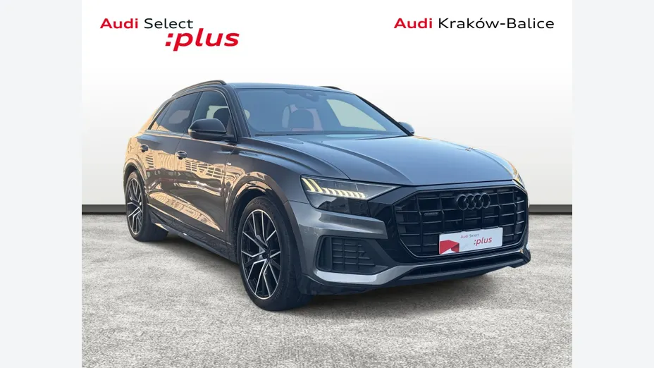 AUDI Q8 -