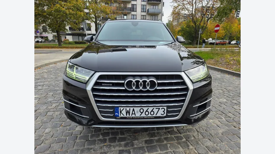 AUDI Q7 -