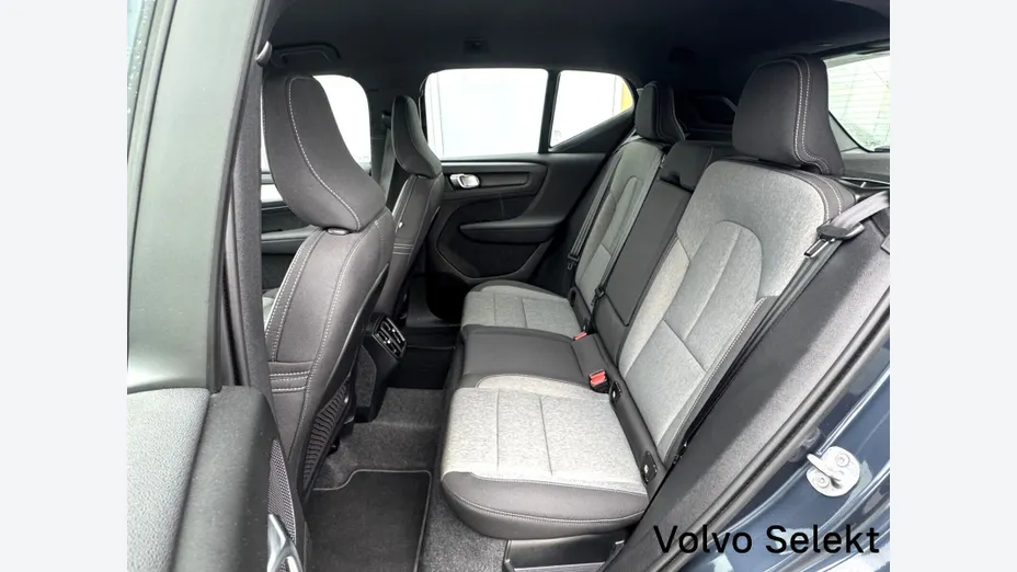 VOLVO XC40 XC40 B3 Plus Dark aut