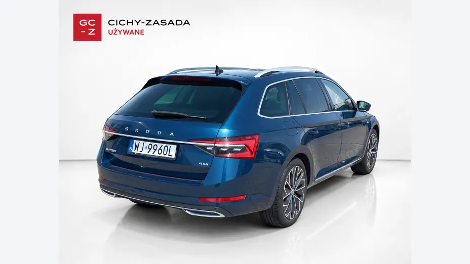 SKODA Superb -