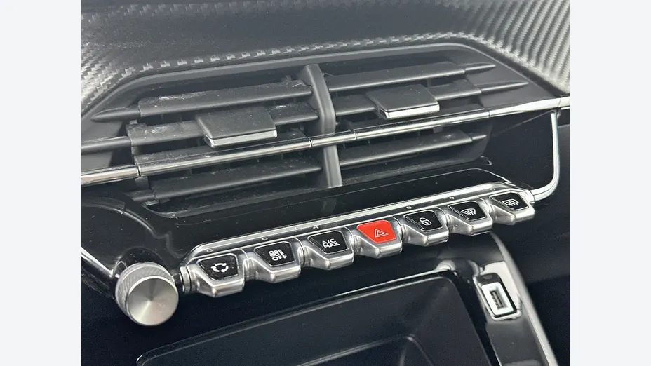 PEUGEOT 2008 -