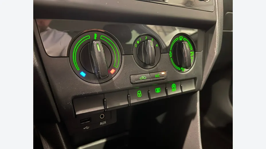 SKODA Rapid Rapid 1.0 TSI Ambition