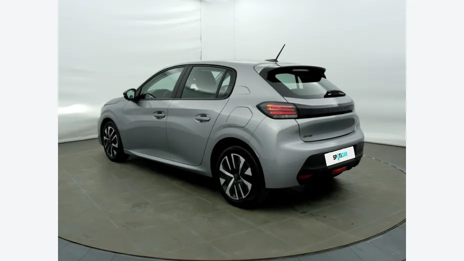 PEUGEOT 208 -