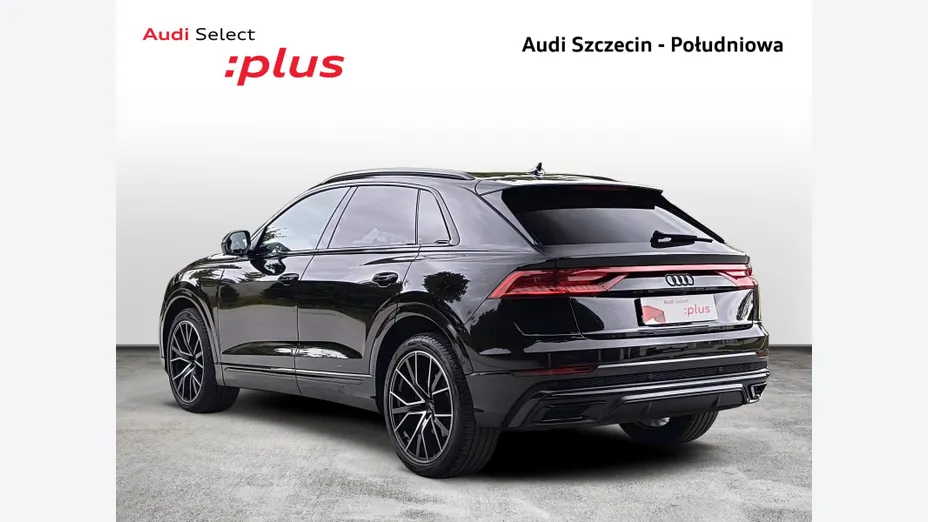 AUDI Q8 -