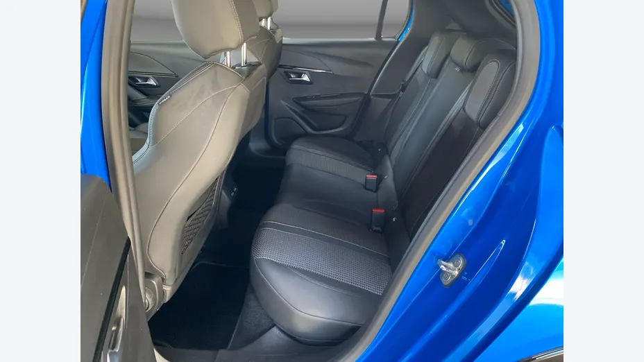 PEUGEOT 208 -
