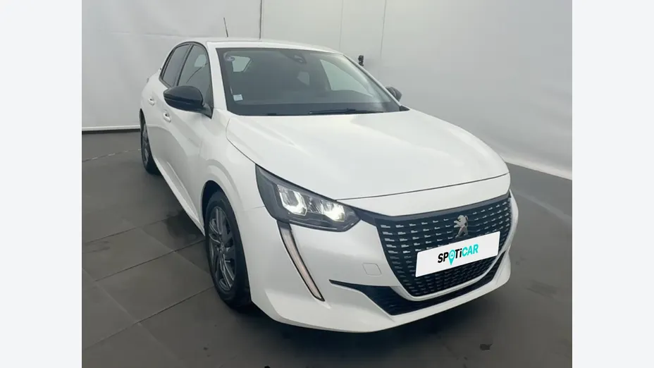 PEUGEOT 208 -
