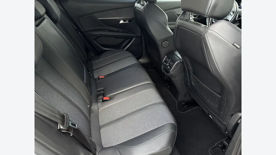 PEUGEOT 3008 3008 1.2 PureTech Allure Pack S&S EAT8