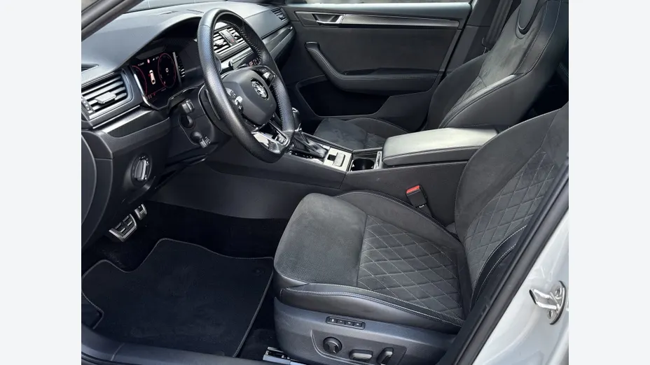 SKODA Superb Superb 2.0 TDI SCR Sportline DSG