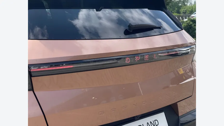 OPEL Grandland -
