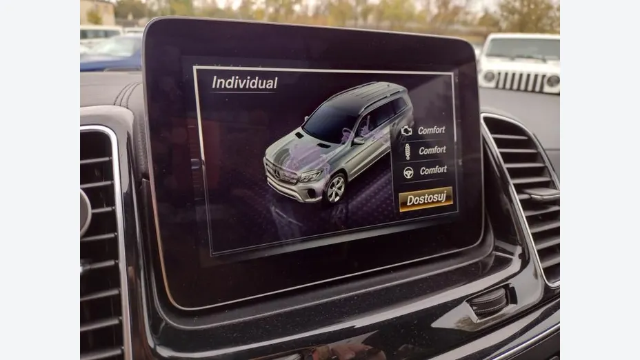 MERCEDES-BENZ GLS -