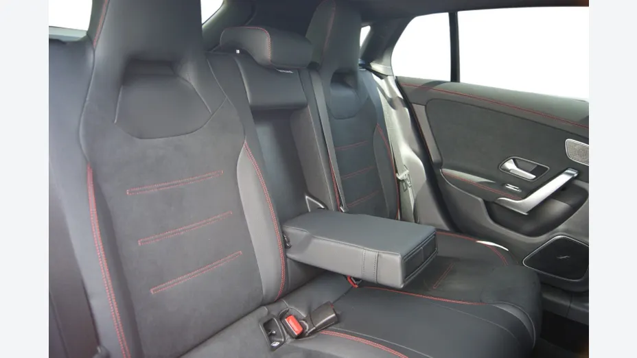 MERCEDES-BENZ CLA CLA 200 AMG Line 7G-DCT