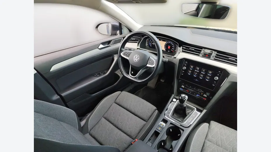 VOLKSWAGEN Passat -
