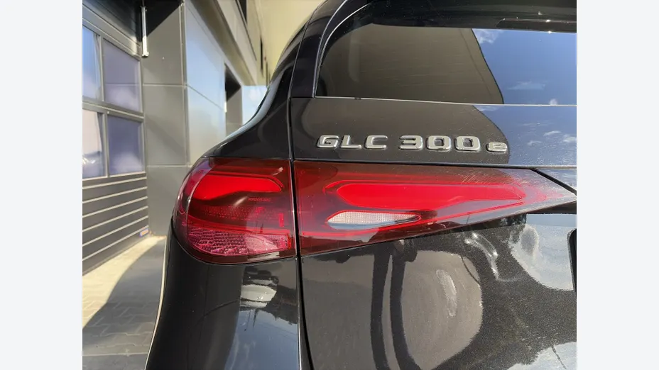 MERCEDES-BENZ GLC GLC 300 e 4-Matic AMG Line