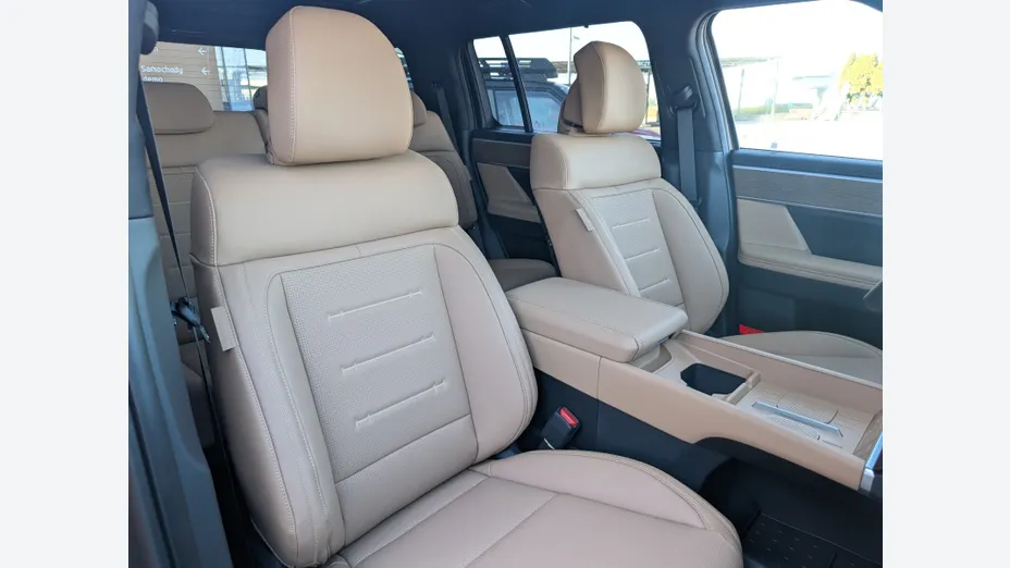 HYUNDAI Santa Fe Santa Fe 1.6 T-GDI HEV Calligraphy 4WD aut 6os. Nowy
