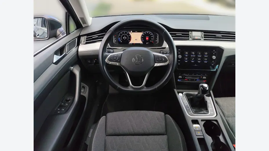 VOLKSWAGEN Passat -