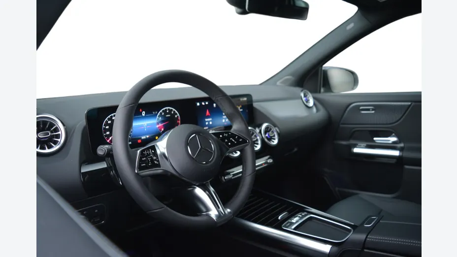 MERCEDES-BENZ GLA GLA 200 Nowy