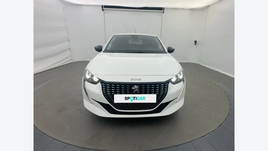 PEUGEOT 208 -