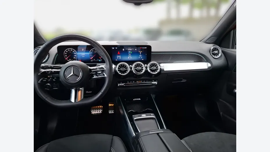 MERCEDES-BENZ GLB GLB 200 mHEV AMG Line 7G-DCT