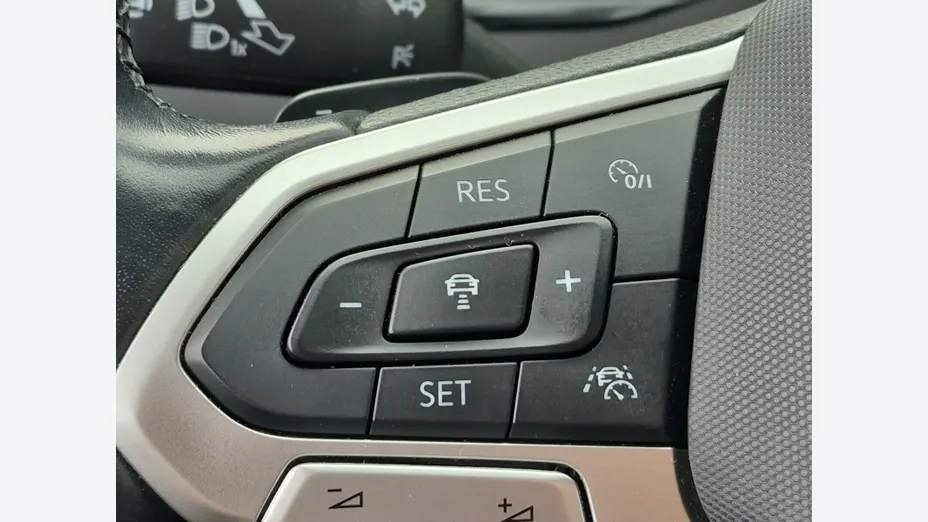 VOLKSWAGEN Passat -