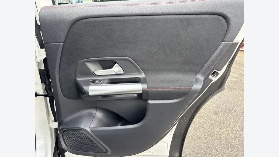 MERCEDES-BENZ GLA GLA 200 mHEV AMG Line 7G-DCT