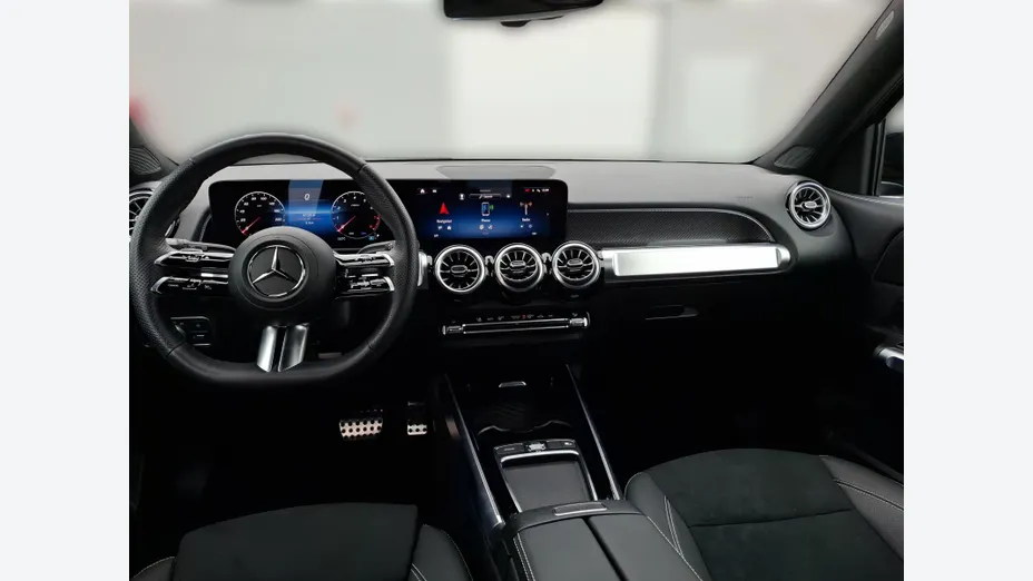 MERCEDES-BENZ GLB GLB 200 mHEV AMG Line 7G-DCT