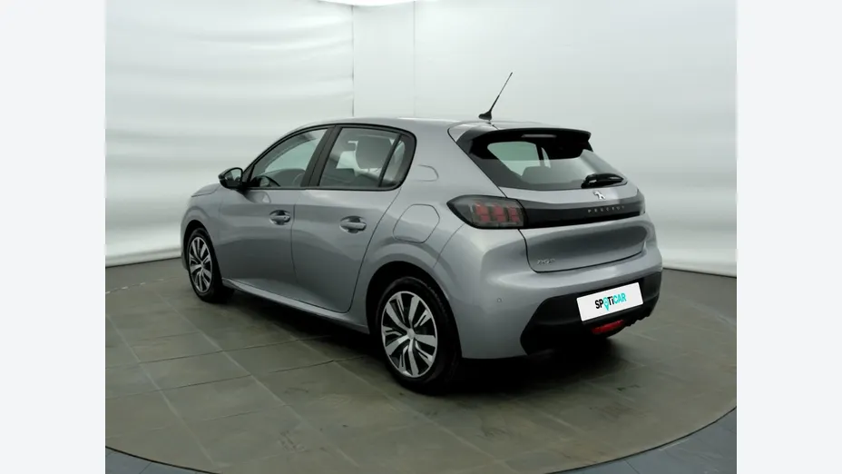 PEUGEOT 208 -