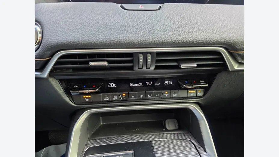 MAZDA CX-90 -