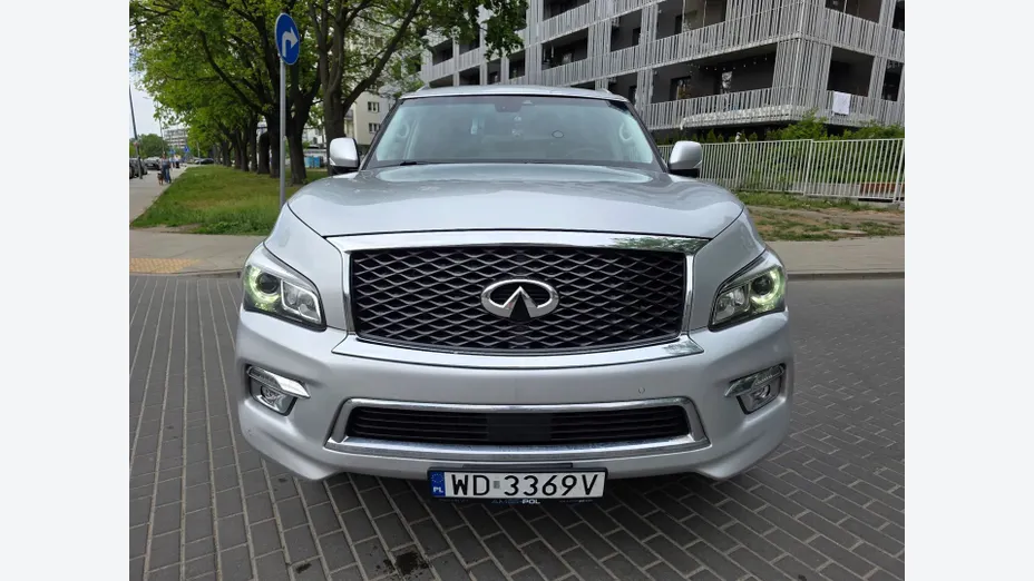 INFINITI QX80 -