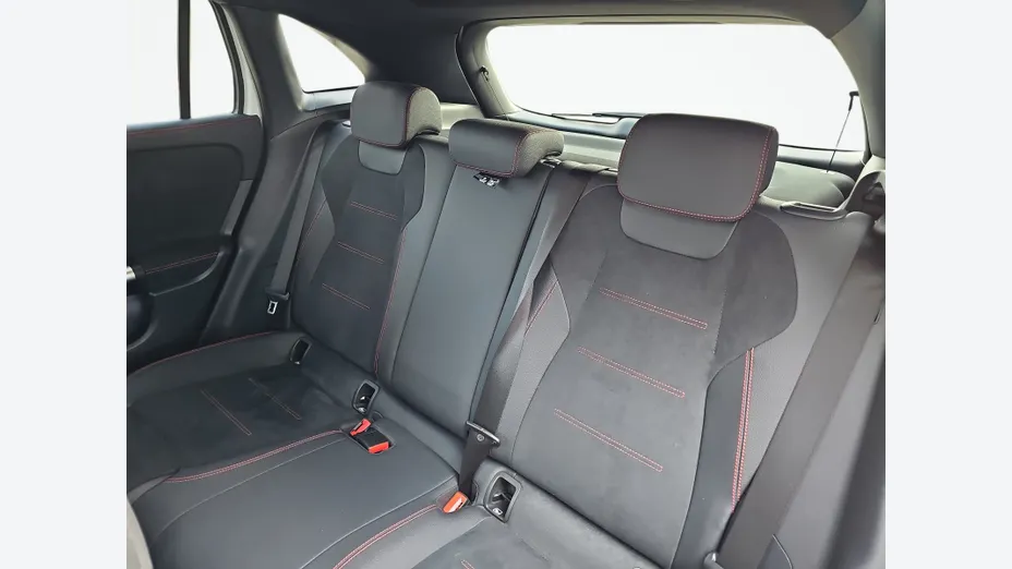 MERCEDES-BENZ GLA GLA 200 mHEV 7G-DCT