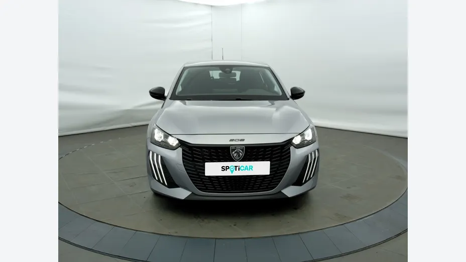 PEUGEOT 208 -