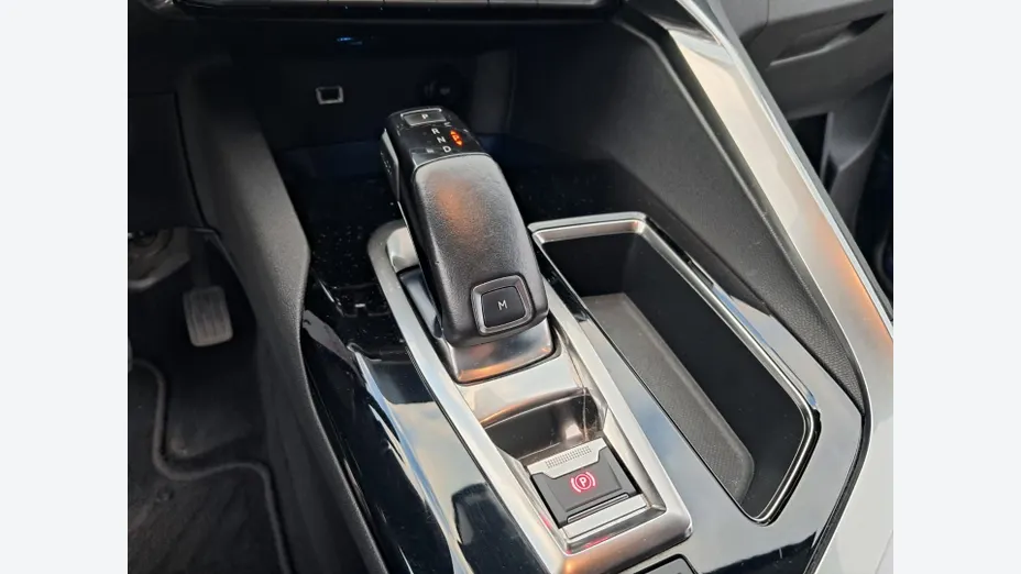 PEUGEOT 3008 -